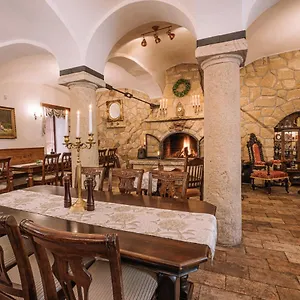 hotel-svatojansky-dvur-prague.praguehotelsweb.com/